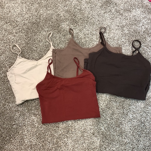 ⭐️3/$20⭐️ Bundle of Express/F21 Camisoles - Picture 2 of 4